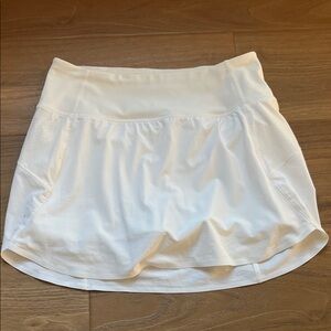 Athleta White Run With It 14” Skort